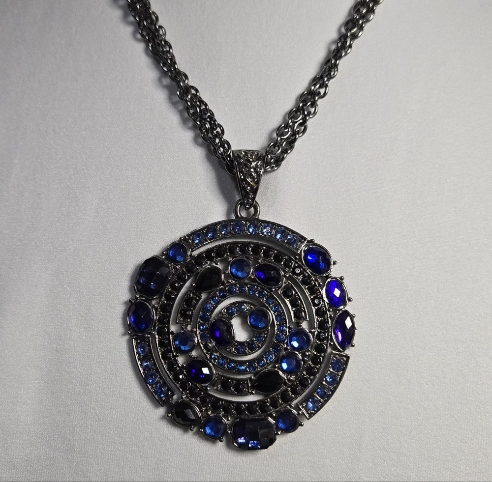 Avon Blue and Silver Spiral Necklace